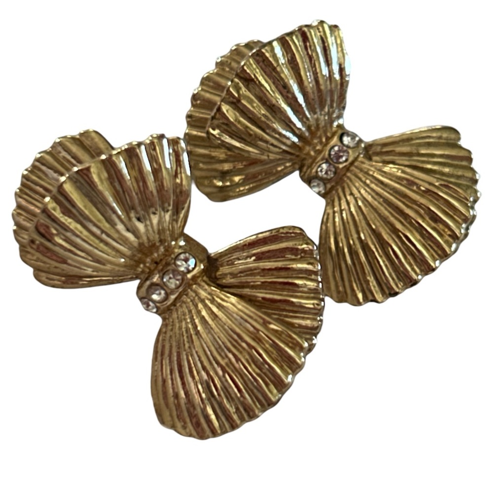 👌 EUC Lilly Pulitzer Bow tie costume stud earrings with faux diamonds size 1”